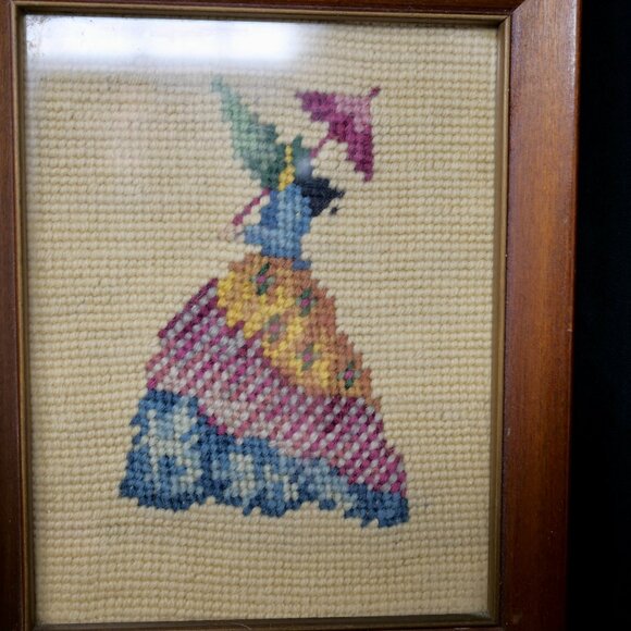 2 Vintage Framed Petite Needlepoint Man Woman Colonial Courting Pair 6.5" x 8" - Picture 3 of 8